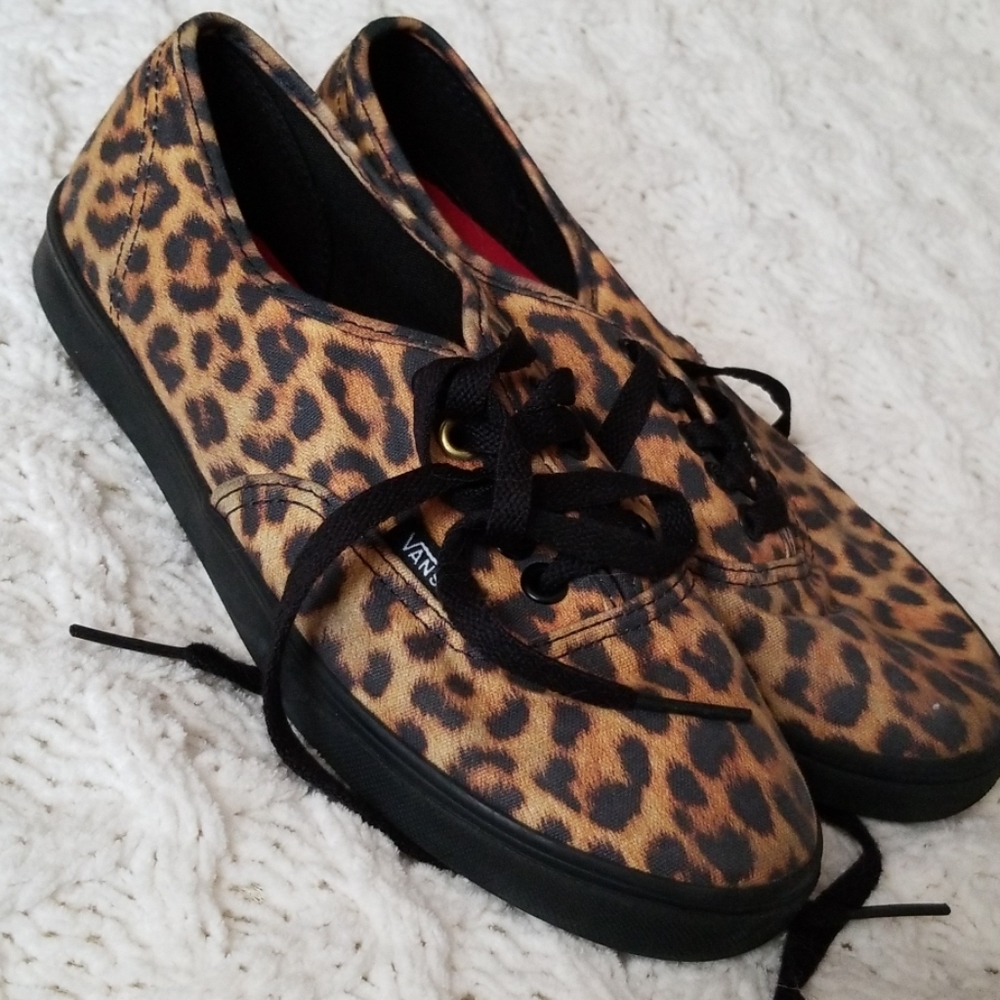 Leopard Vans